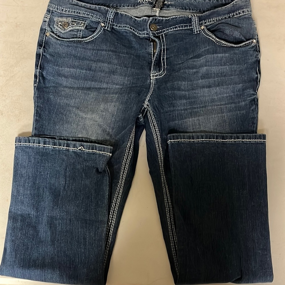 Ariya jeans with bling details
